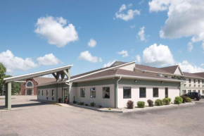  Days Inn by Wyndham Watertown  Уотертаун